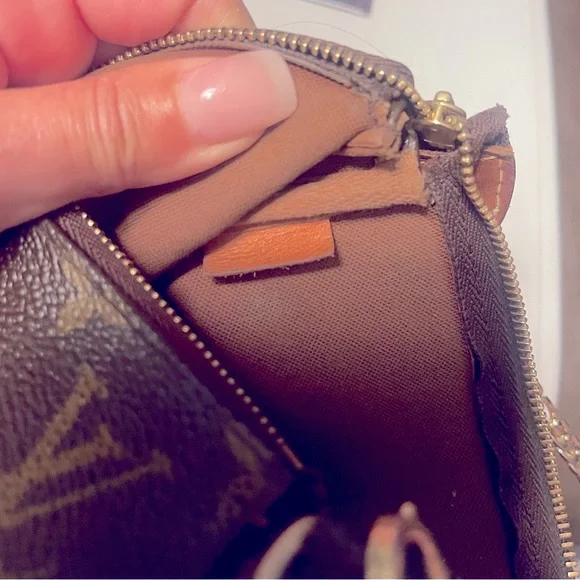 Louis Vuitton Monogram Canvas Crossbody Bag in Brown - Picture 7 of 9